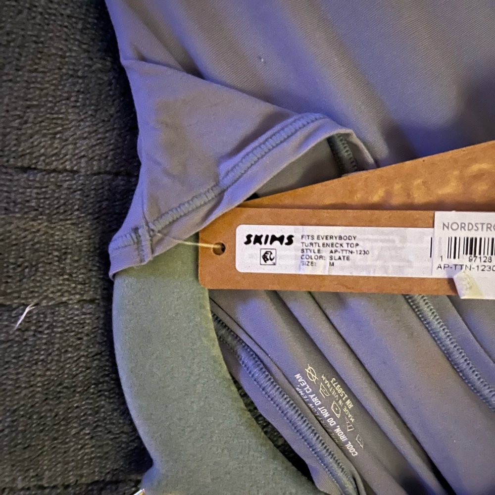 SKIMS mock neck periwinkle color - Picture 3 of 3